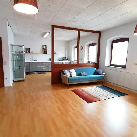 Geraeumige In Zentraler Lage Apartman